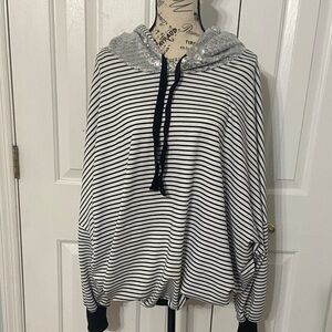 ANDREE BY UNIT Black and White Striped Top